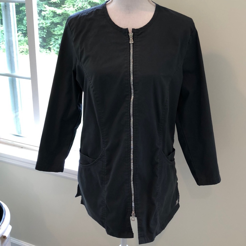 Scrub Jacket with 3/4 length sleeves.